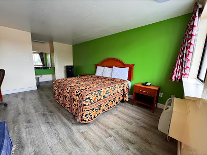 Cloverleaf Motel Richmond near Turnpike — photo 1